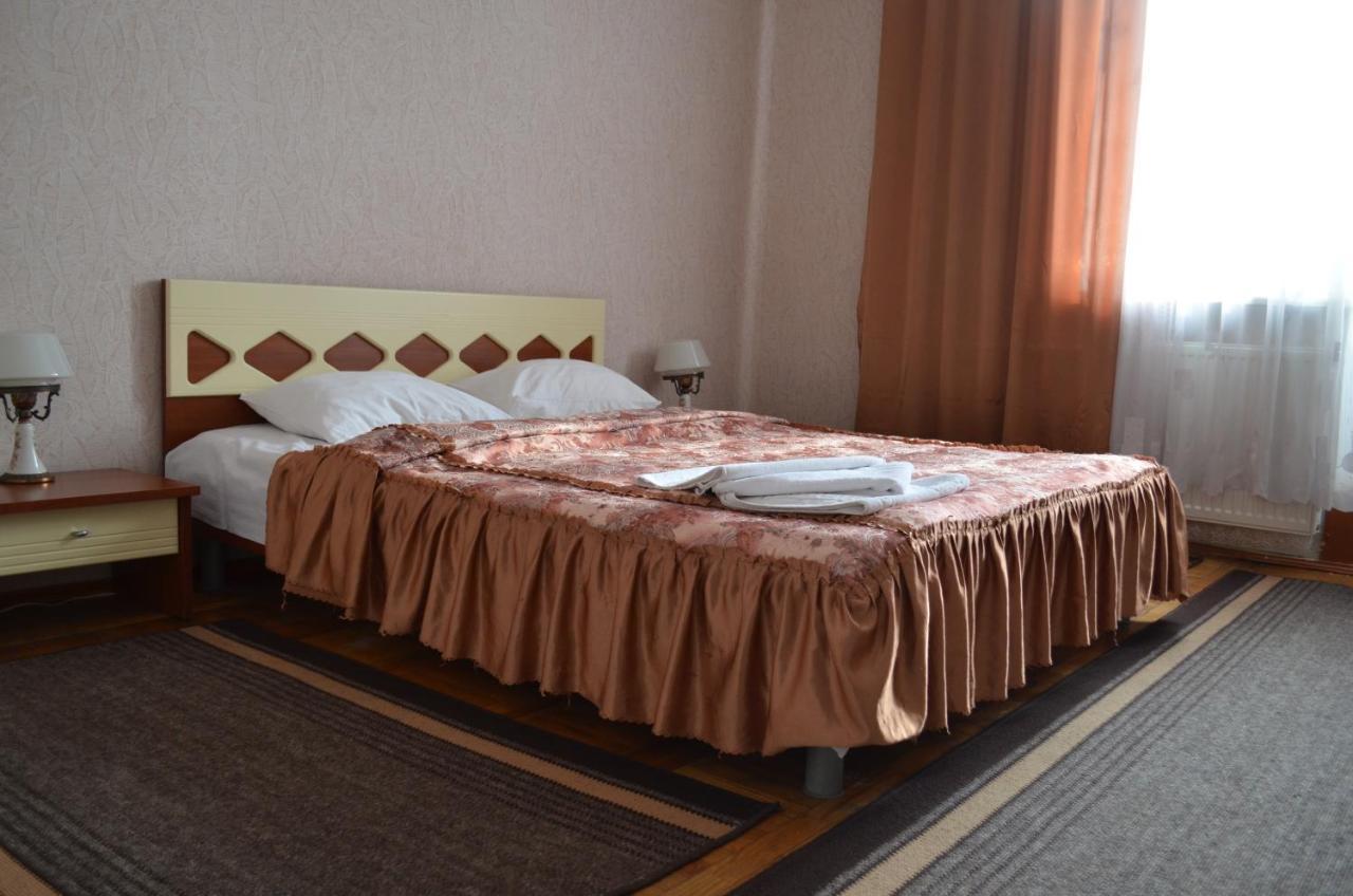 Gostiniy Dvor Hotel Vinnytsia Exterior photo
