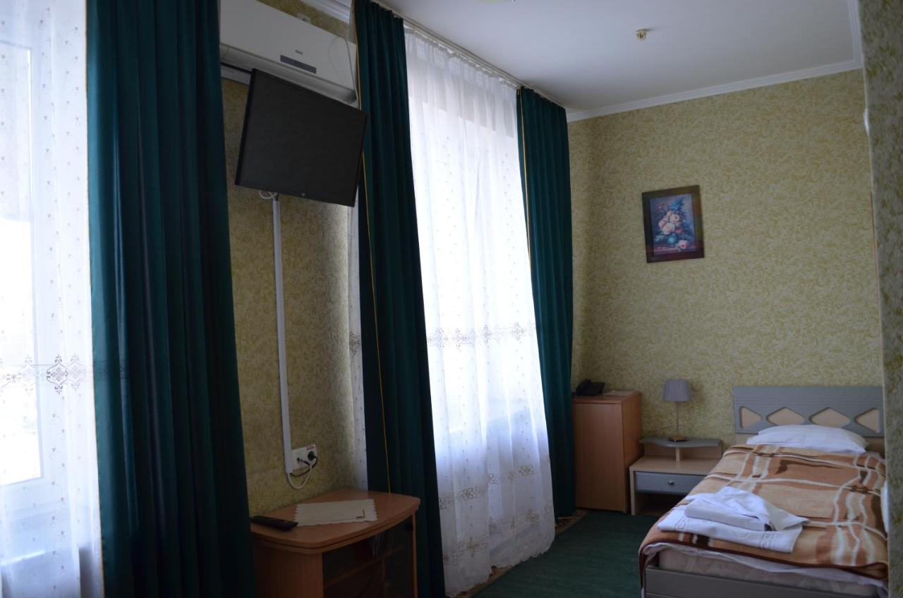 Gostiniy Dvor Hotel Vinnytsia Exterior photo