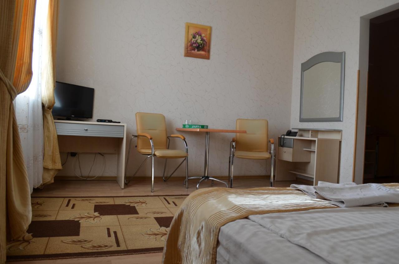 Gostiniy Dvor Hotel Vinnytsia Exterior photo