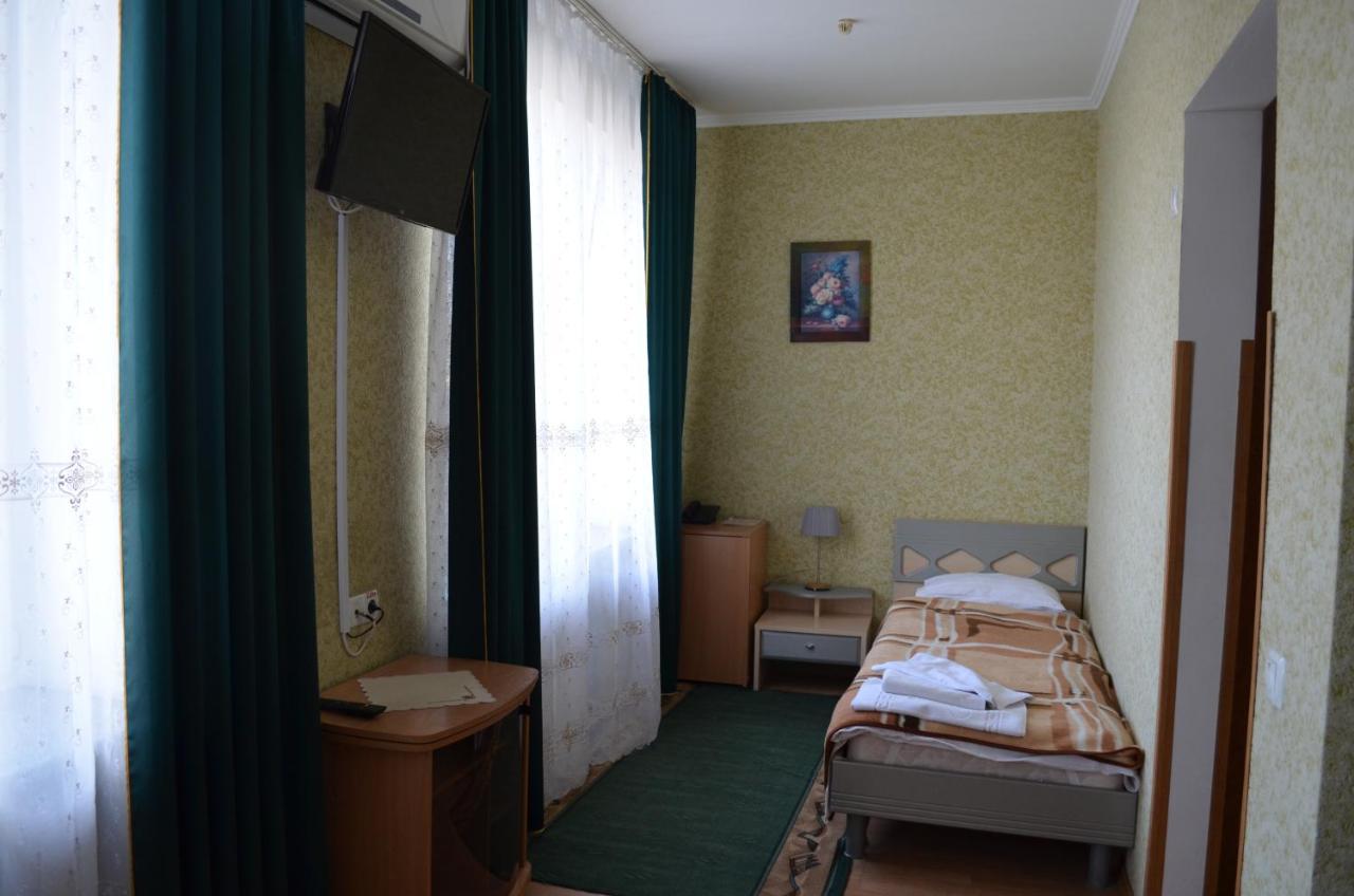Gostiniy Dvor Hotel Vinnytsia Exterior photo