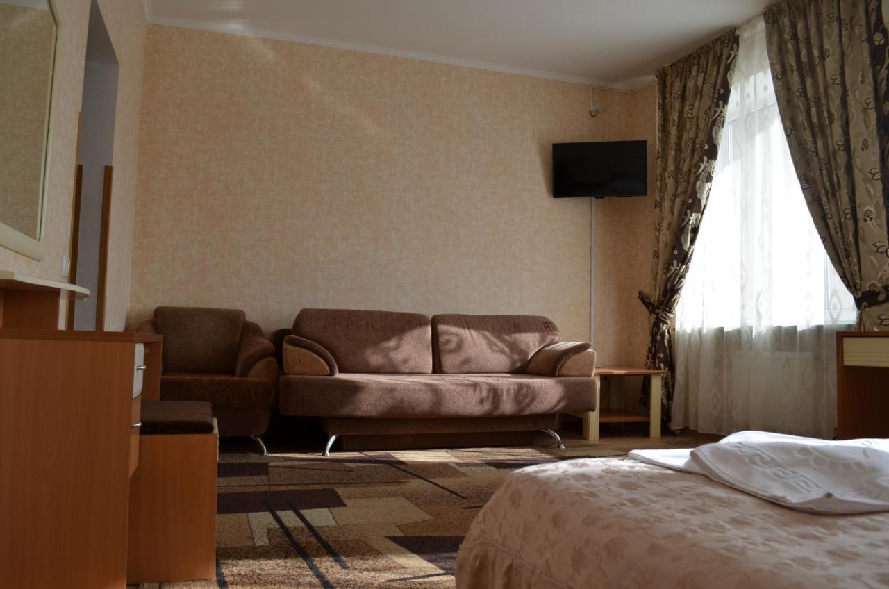 Gostiniy Dvor Hotel Vinnytsia Exterior photo