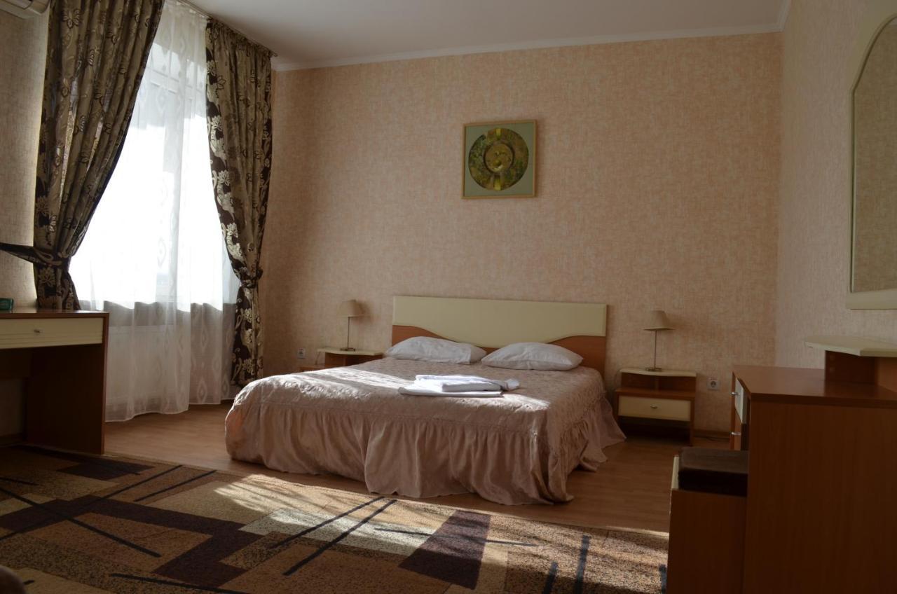 Gostiniy Dvor Hotel Vinnytsia Exterior photo