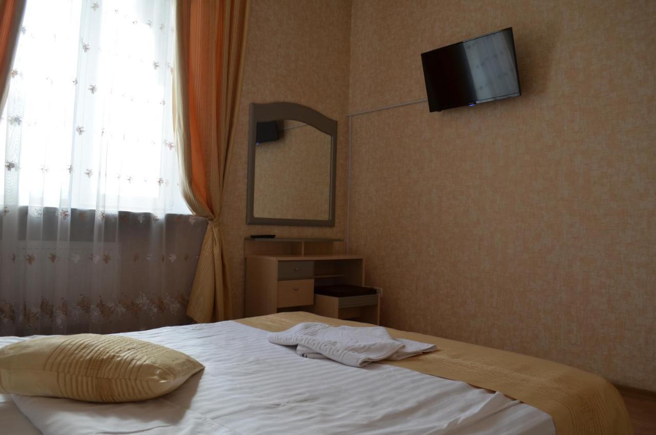Gostiniy Dvor Hotel Vinnytsia Exterior photo